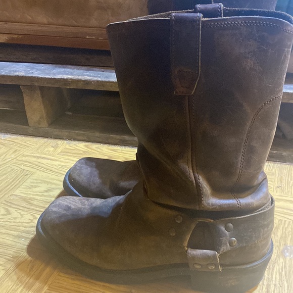 Selling a pair of dingo cowboy boots they never get war - Picture 2 of 3